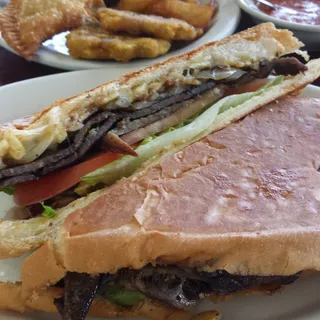 PAN CON BISTEC SANDWICH