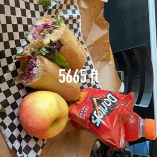 Whole Elk Golden Rack Sandwich with Wheat bread  with the best Apple !