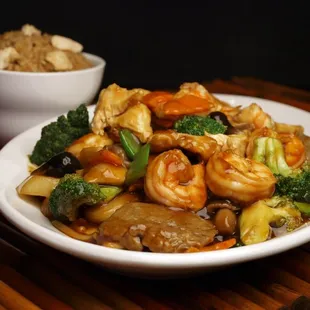 D. Fong's Triple Delight (Beef, chicken, &amp; shrimp with Chinese Vegetables)