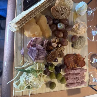 Signature Nosh
