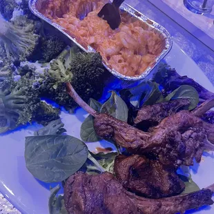 Lamb chops, Mac and cheese and broccoli