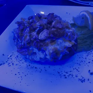 Stuffed baked potato (salmon)