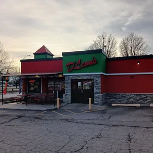 the outside of the restaurant