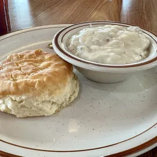 Biscuit and gravy