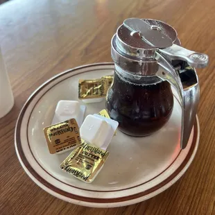 Butter and syrup for pancake's