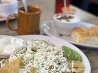 Eggcellent & Things Cafe