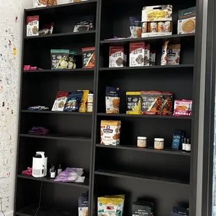 a shelf of frozen food