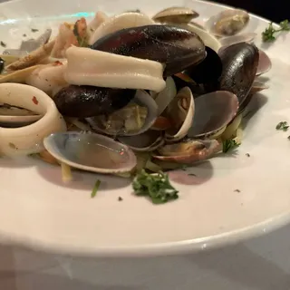 D'Nonna Seafood Pasta