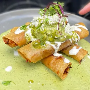 CHICKEN FLAUTAS