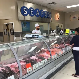 Seafood counter-Very clean and organized