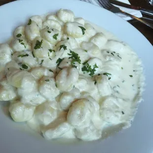 pasta dish, pasta, food