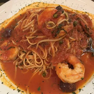 Shrimp linguini puttanesca