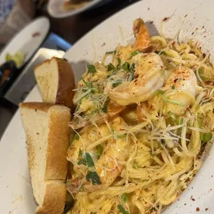 Shrimp Pasta Latina I can&apos;t even begin to tell you how delicious this was