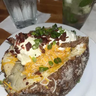 Loaded baked potato (SO YUMMY)