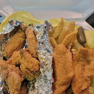 Fish &amp; wings w/ okra &amp; fries