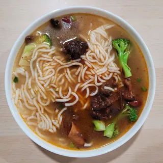 Spicy Beef Stew Noodle Soup