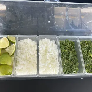 Condimentos
Limones, Cebolla y Cilantro

Condiments
Limes, Onions and Cilantro