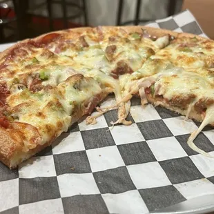 This is the pizza supreme without mushrooms.  Great crust and cheese was really good!
