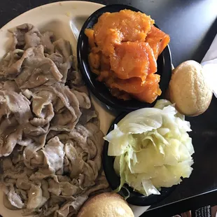 Stank unseasoned chitterlings, dry pitiful yams not sugar, boiled blad cabbage unseasoned. Gross horrible food . Run!!!
