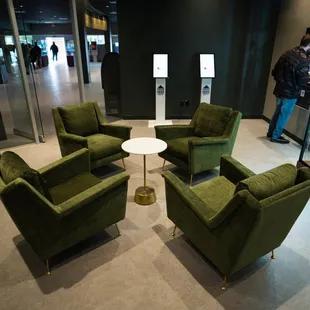 D2 Dispensary Cannabis Destination + Drive Thru offers a VIP experience for AZ Medical Patients.