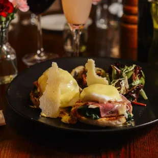Benedict Parma
Poached Eggs, Spinach, Parma, English muffin, Hollandaise