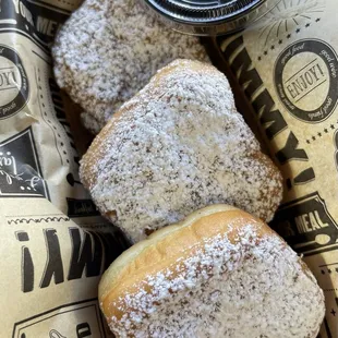 The beignets with Ghirardelli chocolate sauce