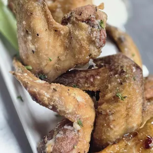 fried chicken, chicken wings, poultry, bbq chicken, chicken wings and fried chicken, chicken, bbq wings, food, fried chicken wings