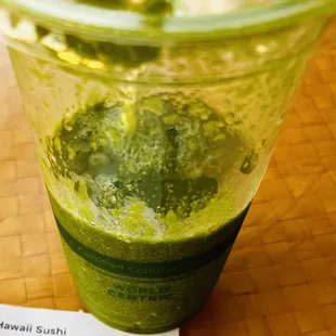 Inhaling da Green Smoothie!! I need a bigger size!