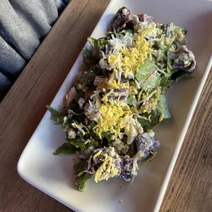 Seasonal beet salad with dandelion