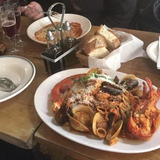 Mezze Aragosta Fra diavolo