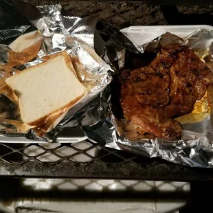 Barbecue ribs and bread