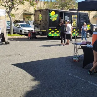 Truck located at Waikele Premium Outlets