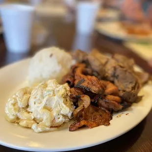 Da Luau Hawaiian Grill