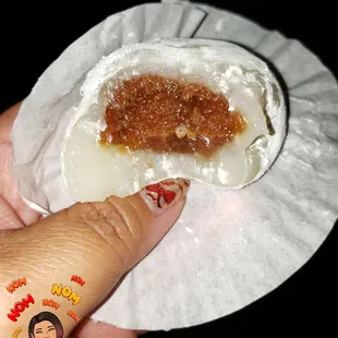 Inside kulolo stuffed mochi