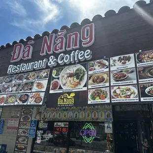 ramen and noodles, outside