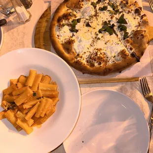 food, pizza