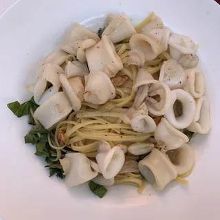 Spaghetti with Garlic and Oil Lunch