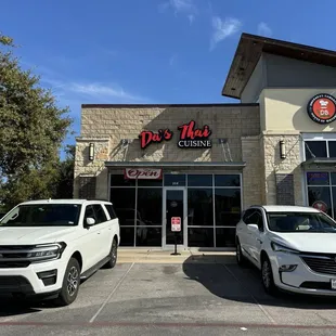 Outside of Da&apos;s Thai Cuisine