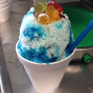 Blue Hawaiian with Vanilla Cream and extra Gummies