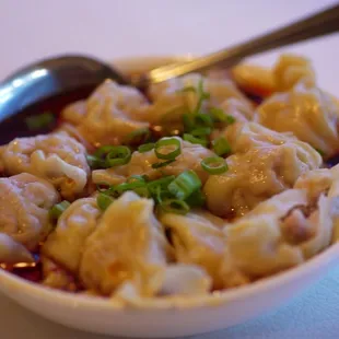 Won ton in chili sauce