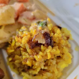Saffron rice with moroccan sauce
