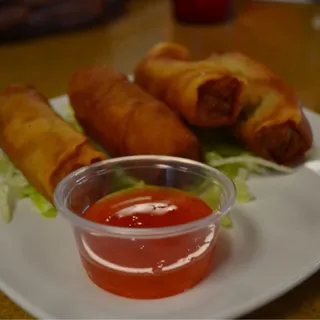 4 Pieces Veggie Spring Rolls