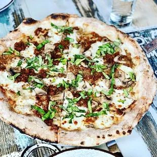 Truffle funghi pizza