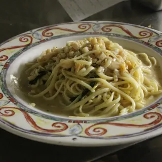 Linguini with Clams - White or Red Sauce