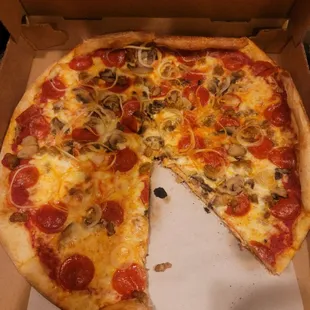 Small sausage, pepperoni, mushrooms, &amp; onion