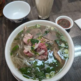 food, ramen and noodles