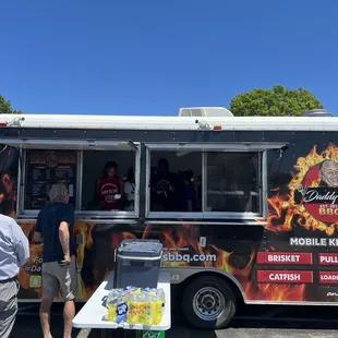 Food Trailer putting out the good stuff till the inside construction is complete