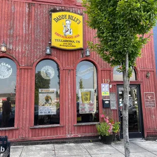 the outside of the restaurant