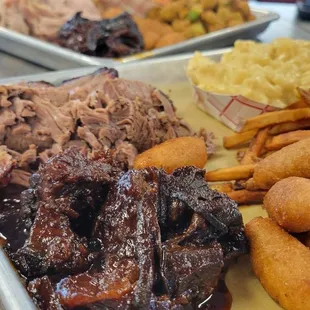 Pick 2 plate, brisket and burnt ends @_thencfoodie_