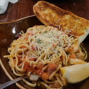 Seafood Linguine with shrimp and scallops with very fresh seafood. Thumbs up!